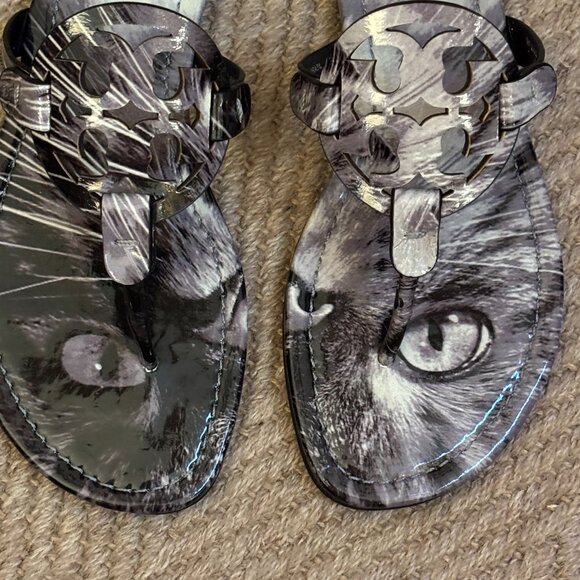 Tory Burch Miller Printed Patent Sandal Cat Portrait Grey Gray - Picture 4 of 15